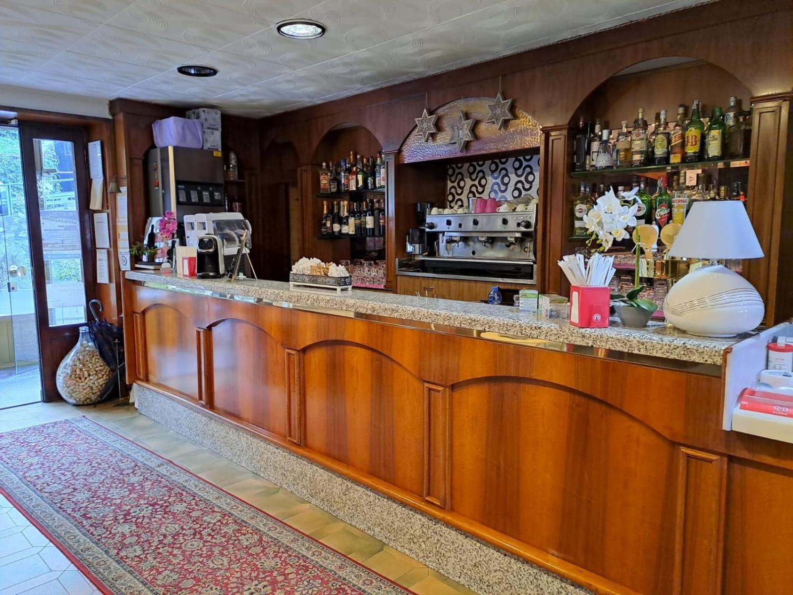 Provinciale 79 Hotel Magreglio Екстериор снимка