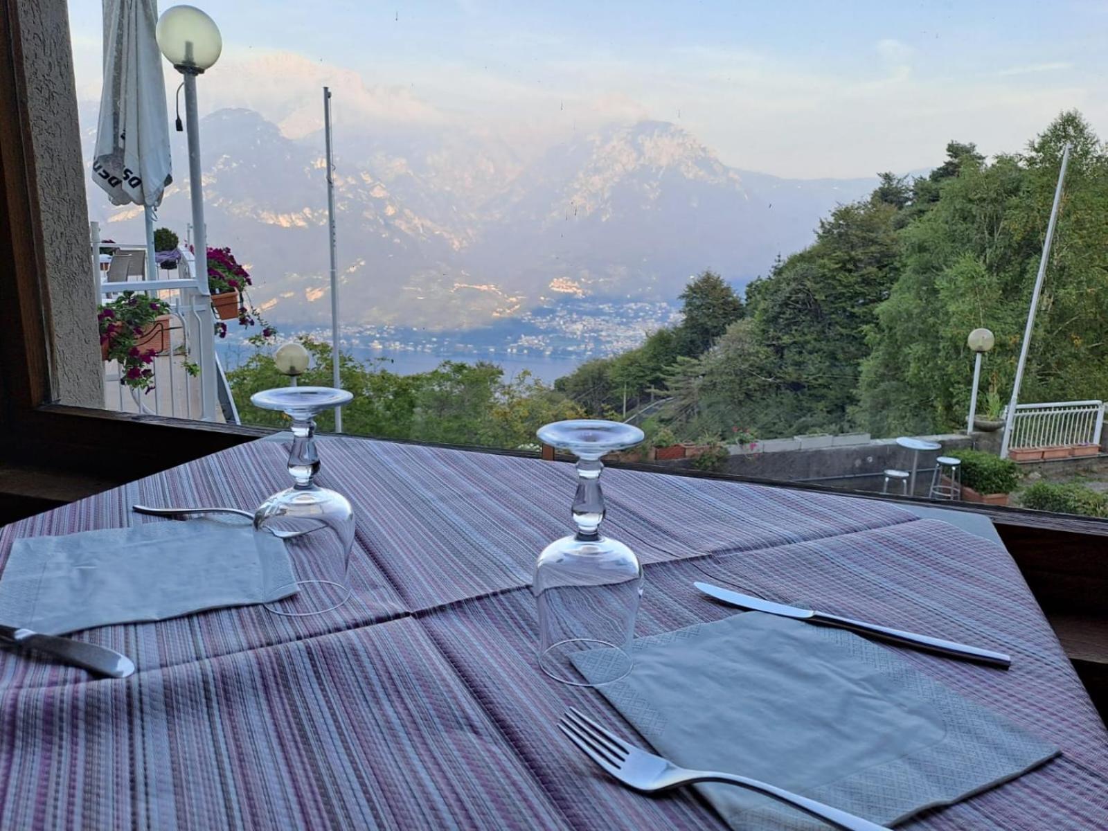 Provinciale 79 Hotel Magreglio Екстериор снимка