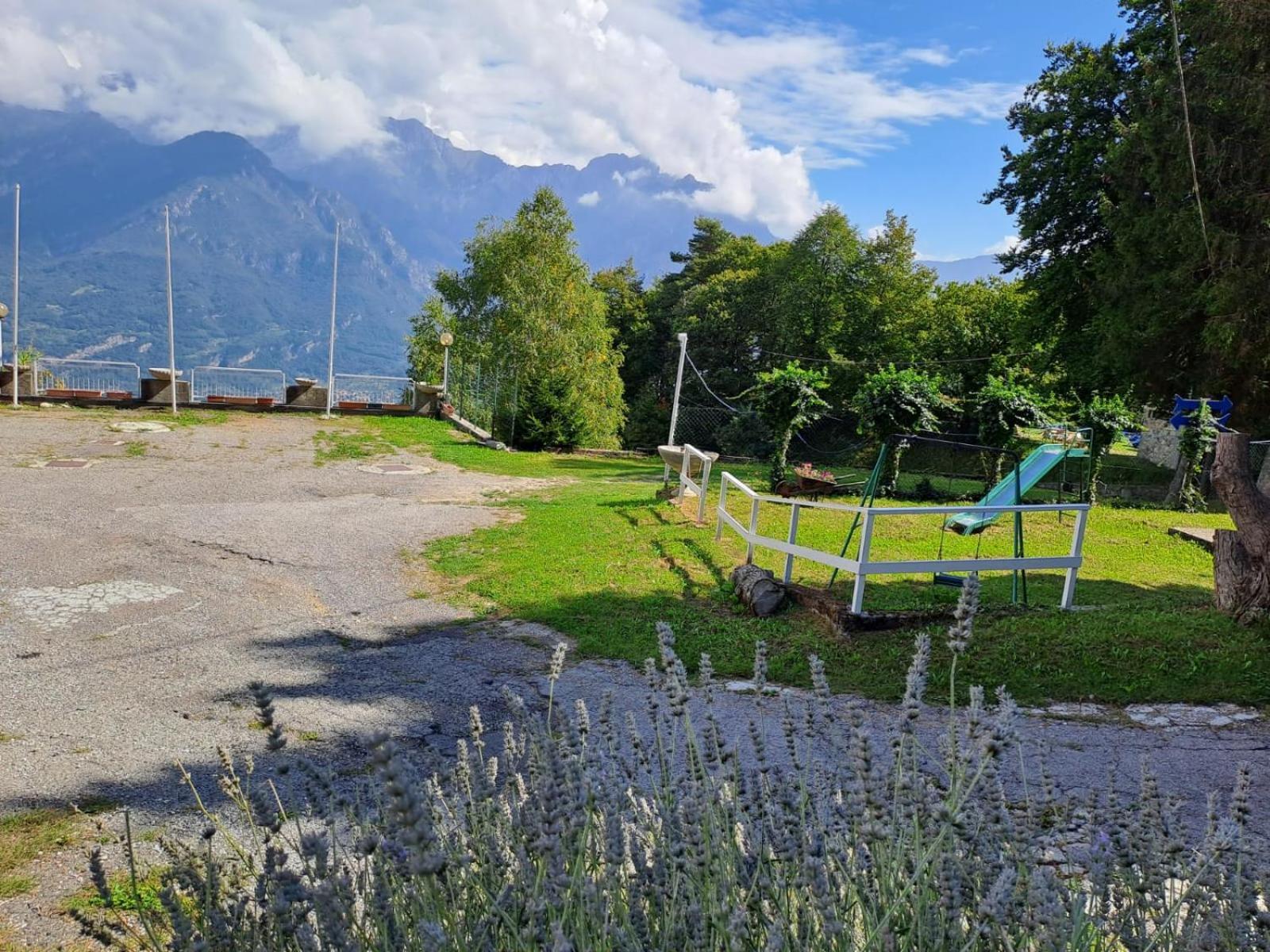 Provinciale 79 Hotel Magreglio Екстериор снимка