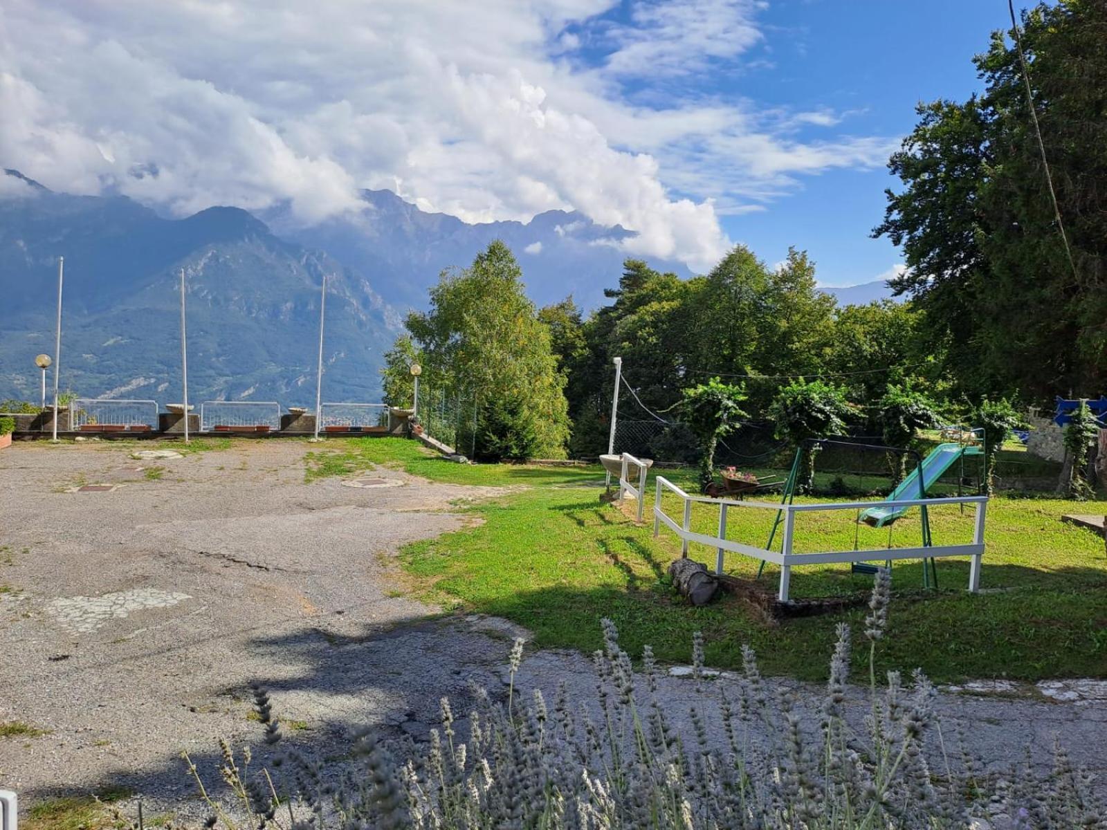 Provinciale 79 Hotel Magreglio Екстериор снимка
