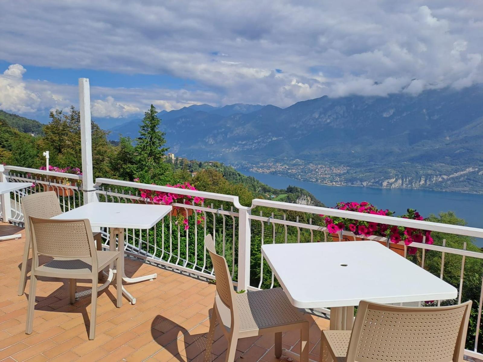 Provinciale 79 Hotel Magreglio Екстериор снимка