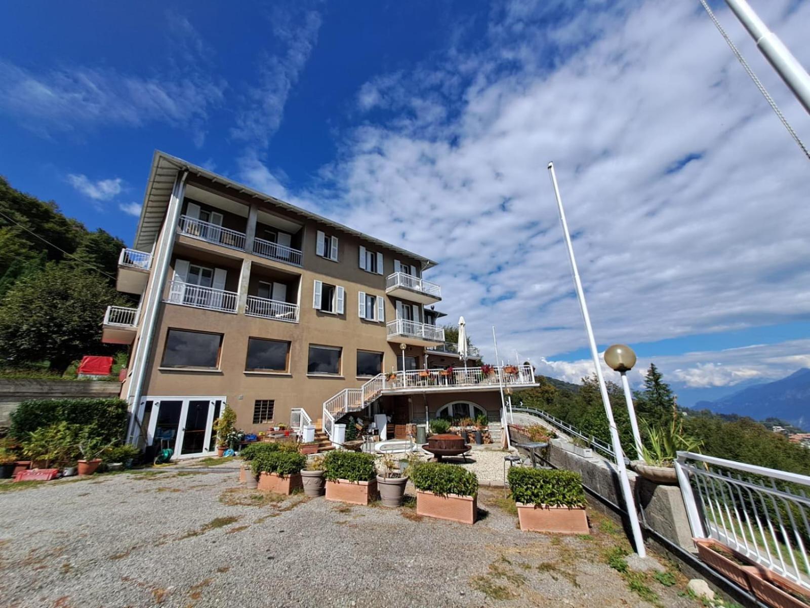Provinciale 79 Hotel Magreglio Екстериор снимка